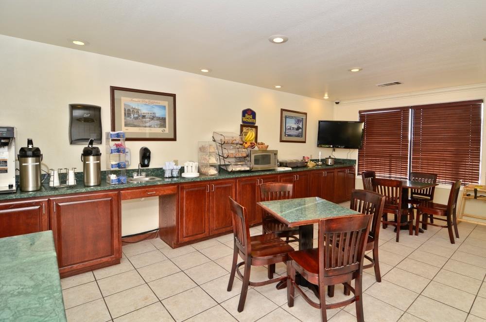 Best Western Post Inn Restaurant photo